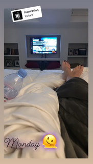 Jennifer Metcalfe feet photo thumbnail