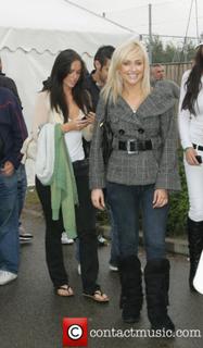 Jennifer Metcalfe feet photo thumbnail