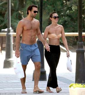 Jennifer Metcalfe feet photo thumbnail