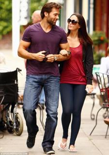 Jennifer Metcalfe feet photo thumbnail