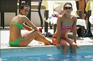 Jennifer Metcalfe feet photo thumbnail