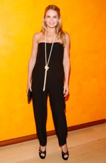 Jennifer Morrison feet photo thumbnail