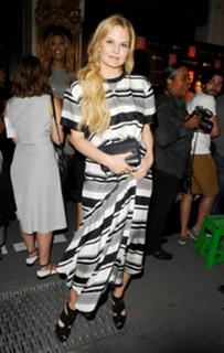 Jennifer Morrison feet photo thumbnail