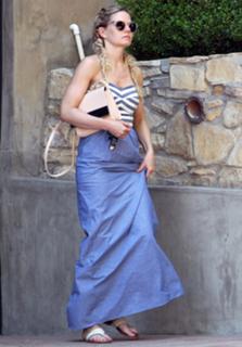 Jennifer Morrison feet photo thumbnail