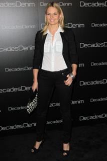 Jennifer Morrison feet photo thumbnail