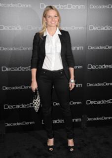 Jennifer Morrison feet photo thumbnail