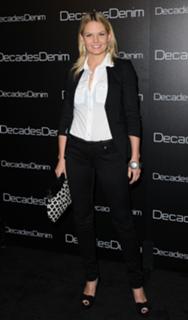 Jennifer Morrison feet photo thumbnail