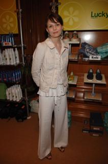 Jennifer Morrison feet photo thumbnail