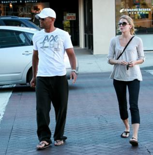 Jennifer Morrison feet photo thumbnail