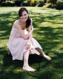 Jennifer Morrison feet photo thumbnail