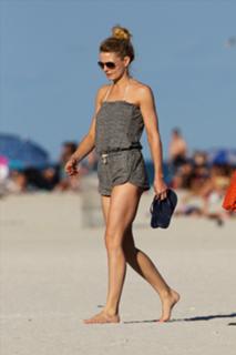Jennifer Morrison feet photo thumbnail