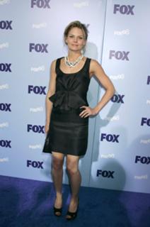 Jennifer Morrison feet photo thumbnail