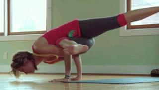 Jennifer Nettles feet photo thumbnail