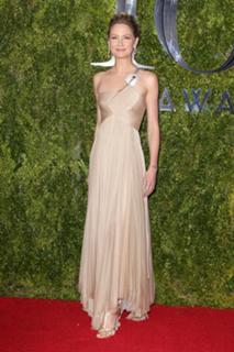 Jennifer Nettles feet photo thumbnail