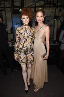 Jennifer Nettles feet photo thumbnail