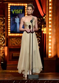 Jennifer Nettles feet photo thumbnail