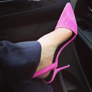 Jennifer Nettles feet photo thumbnail