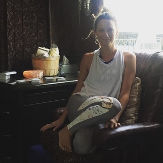 Jennifer Nettles feet photo thumbnail