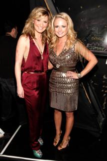 Jennifer Nettles feet photo thumbnail