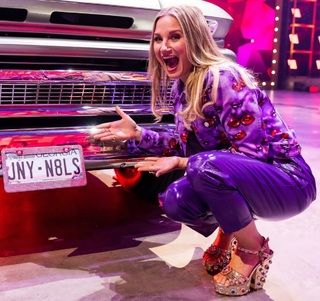 Jennifer Nettles feet photo thumbnail