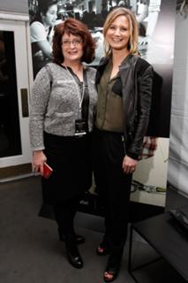 Jennifer Nettles feet photo thumbnail