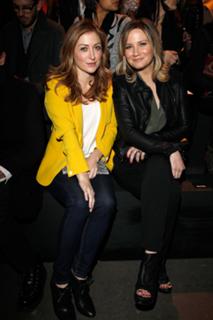 Jennifer Nettles feet photo thumbnail