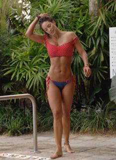 Jennifer Nicole Lee feet photo thumbnail