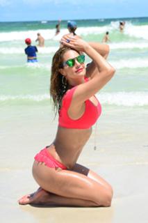 Jennifer Nicole Lee feet photo thumbnail