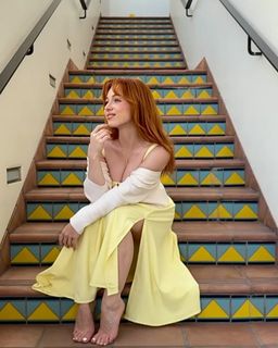 Jennifer Penner feet photo 4