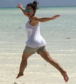 Jennifer Reyna feet photo 3
