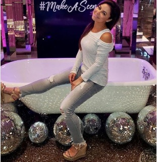 Jennifer Reyna feet photo 10