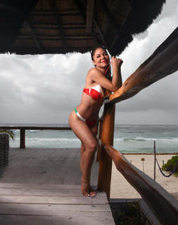 Jennifer Reyna feet photo 4