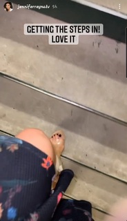 Jennifer Reyna feet photo 3
