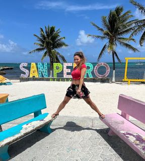 Jennifer Reyna feet photo 9