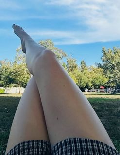 Jennifer Stone feet photo thumbnail