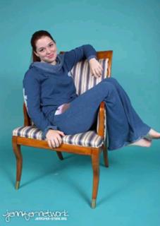 Jennifer Stone feet photo thumbnail