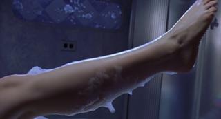 Jennifer Tilly feet photo thumbnail