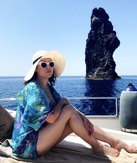 Jennifer Tilly feet photo thumbnail