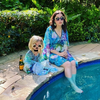 Jennifer Tilly feet photo thumbnail