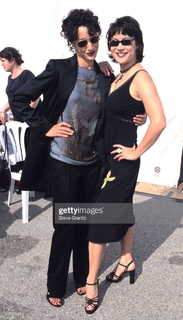 Jennifer Tilly feet photo thumbnail