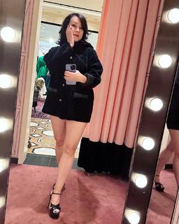 Jennifer Tilly feet photo thumbnail