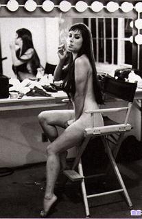 Jennifer Tilly feet photo thumbnail