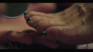 Jennifer Tilly feet photo thumbnail