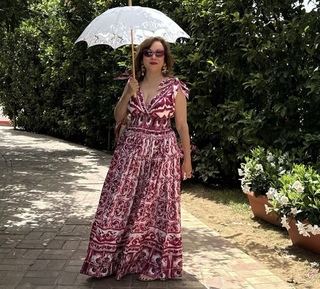 Jennifer Tilly feet photo thumbnail