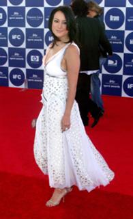 Jennifer Tilly feet photo thumbnail