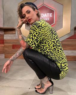 Jennifer Weist feet photo 9
