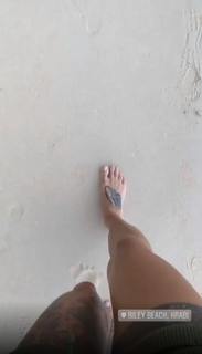Jennifer Weist feet photo 18