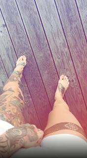 Jennifer Weist feet photo 8