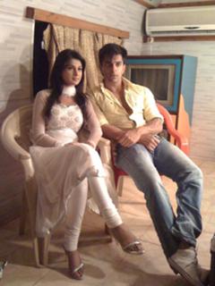Jennifer Winget feet photo thumbnail