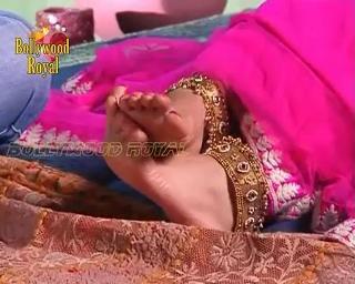 Jennifer Winget feet photo thumbnail